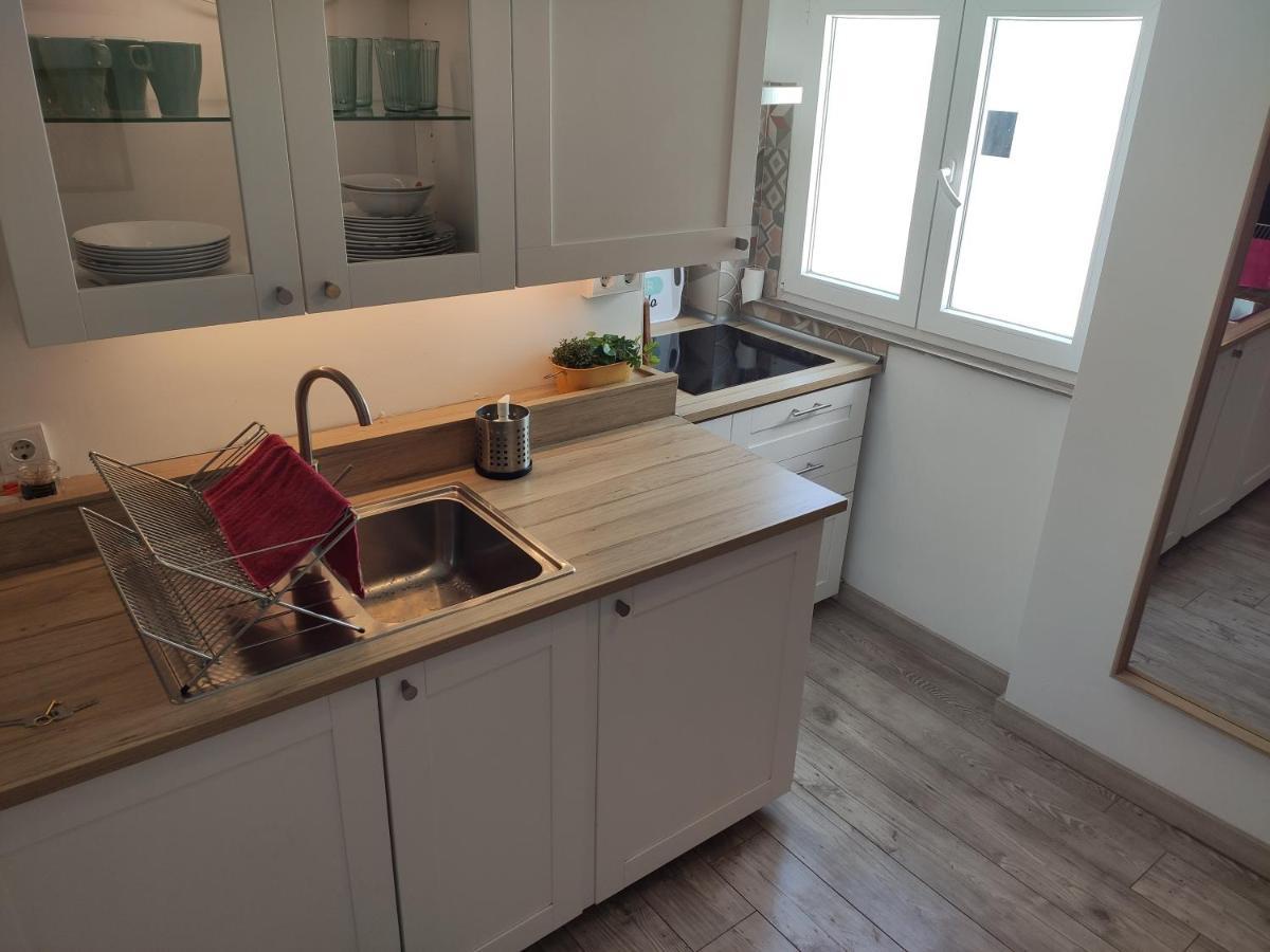 Luminoso Y Acogedor Apartamento Junto A La Macarena De Sevilla Luaran gambar